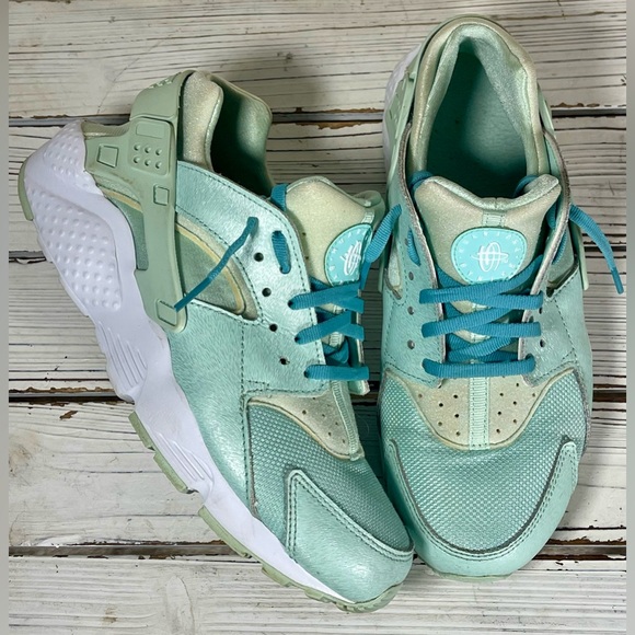 CLEANED Nike 7Y Girls Air Huarache Run SE Igloo Shimmer Green Teal‎ Women's 8.5 - Picture 1 of 10